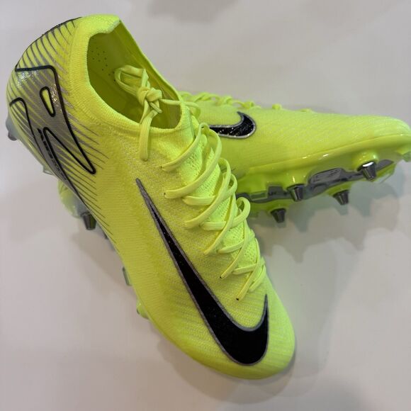 Athletic_Shoes